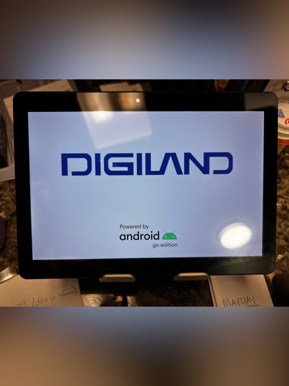 DigiLand DL1036 32GB Wi-Fi 10.1'' Black Android Tablet w/charging cord Excellent